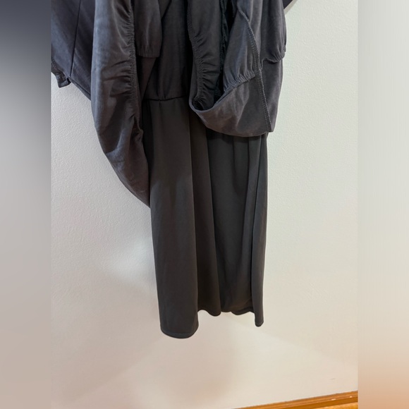 Pre-Owned MD Lizzie’s Boutique Grey Ruffle Dress - Picture 4 of 5